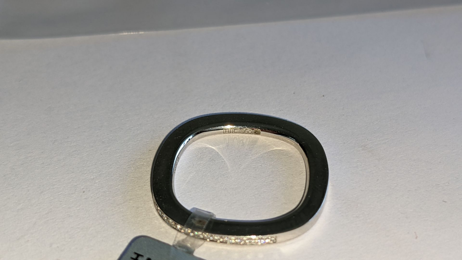 Platinum 950 ring with diamonds set into channels on 3 sides. RRP £1,729 - Image 11 of 20