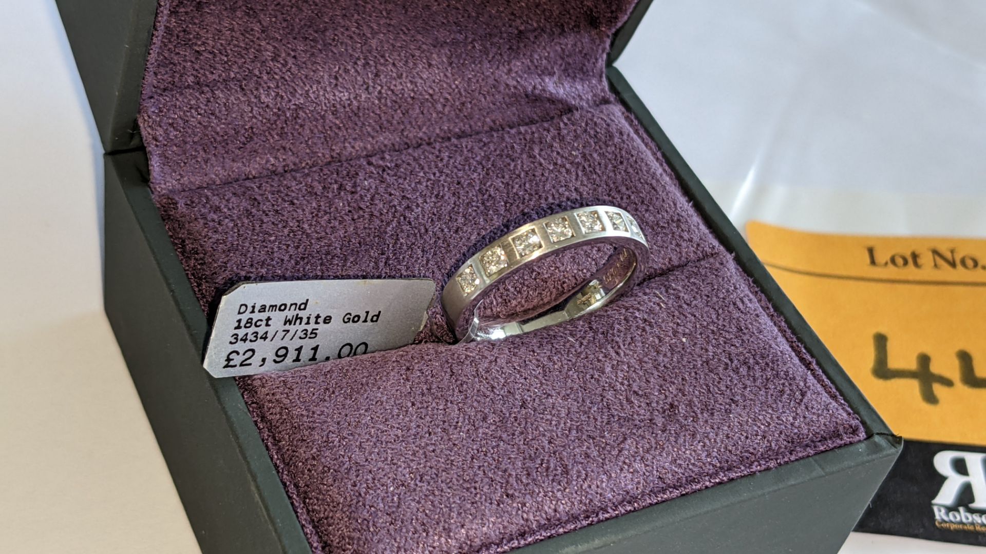 18ct white gold & diamond ring with 7 stones each weighing 0.05ct. RRP £2,911 - Image 5 of 14