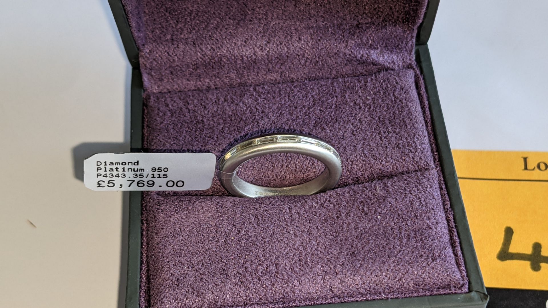 Platinum 950 & diamond ring with 1.15ct of baguette cut diamonds mounted in a single channel coverin - Image 3 of 13