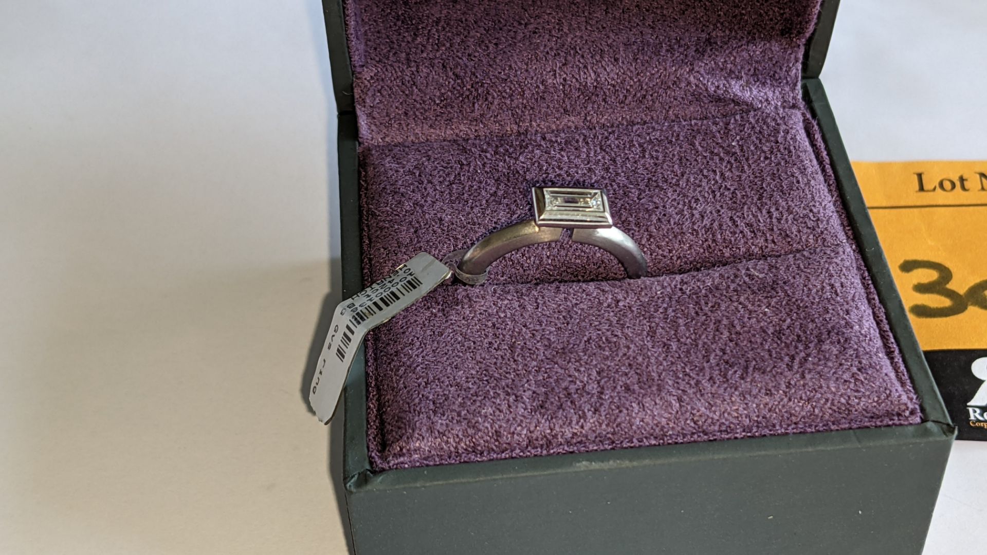 Modern platinum 950 & diamond ring with 0.42ct centrally mounted stone. RRP £4,677 - Image 3 of 18