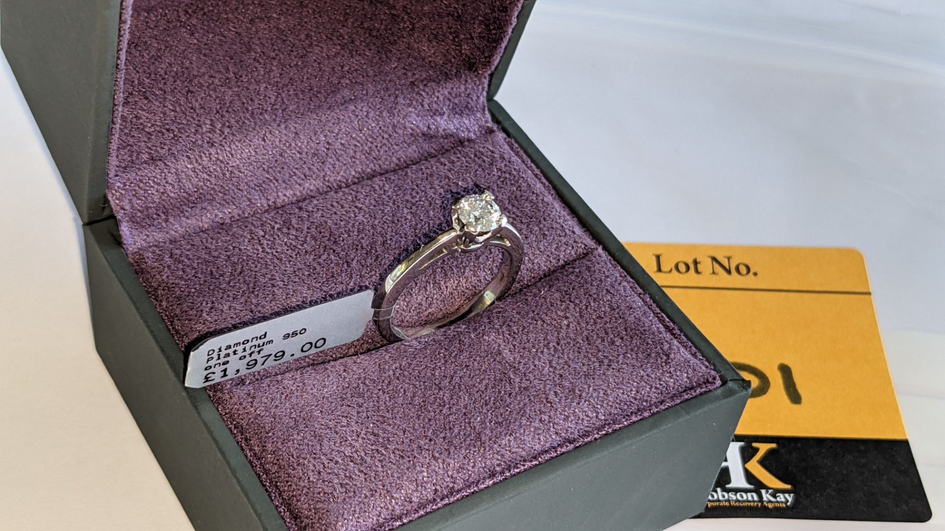 Platinum 950 ring with 0.50ct diamond. Includes diamond report/certification indicating the central - Image 5 of 25