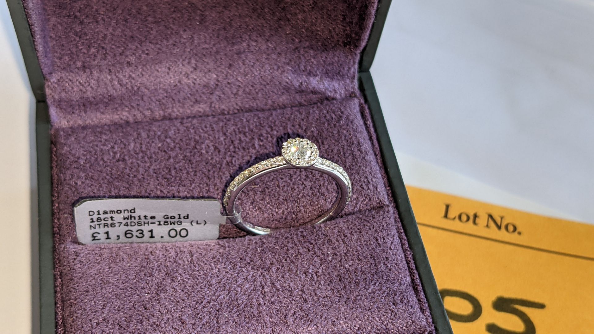 18ct white gold & diamond ring with 0.36ct diamonds on the shoulders & around the central stone. RRP - Image 2 of 17