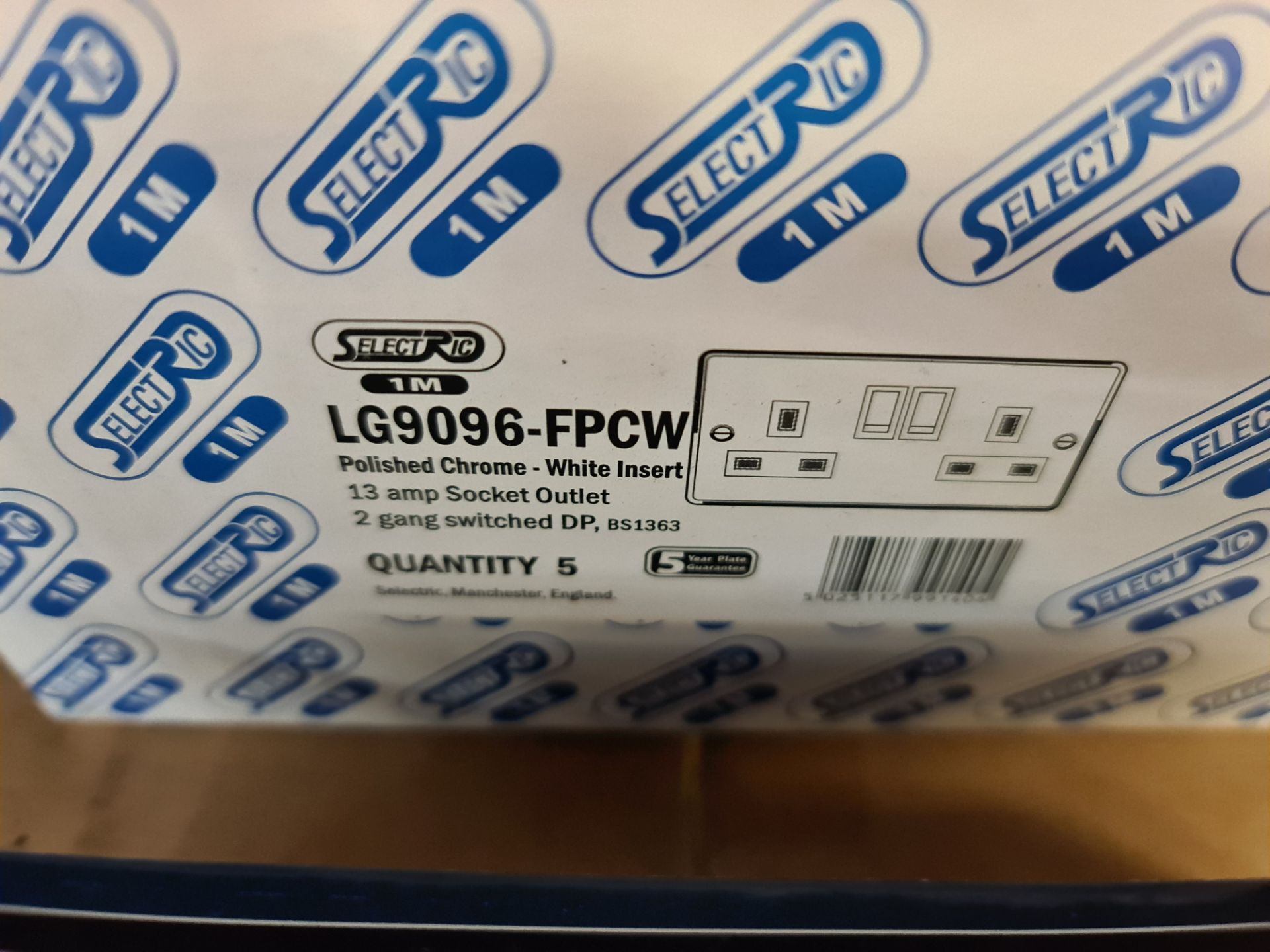 50 off polished chrome 13amp 2-gang switched double pole sockets with white inserts - Image 3 of 5