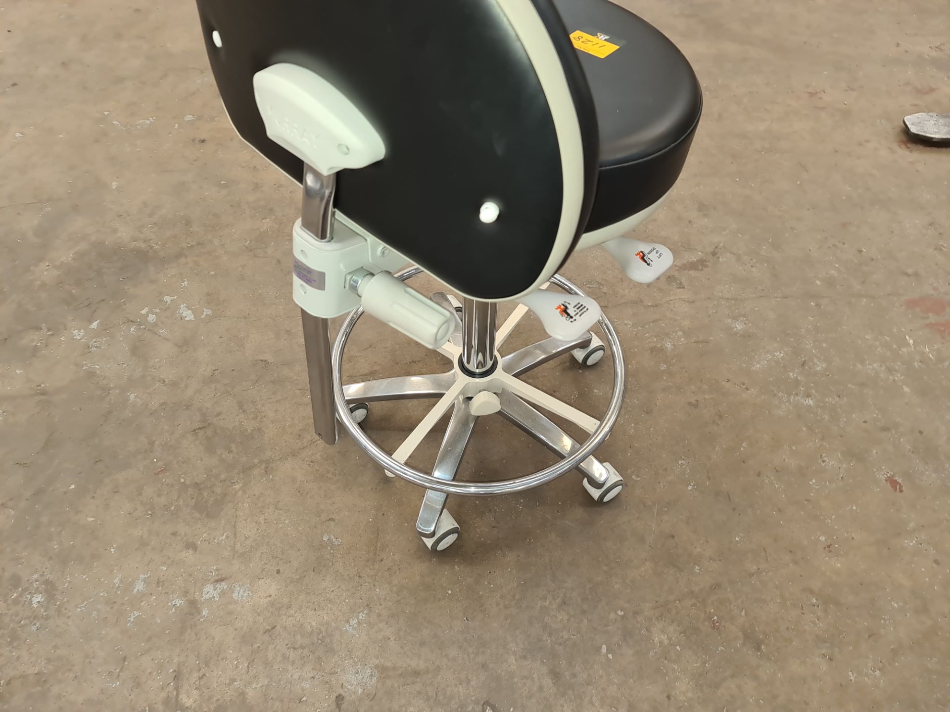 Murray multi-adjustable dental stool with circular footrest - Image 3 of 4