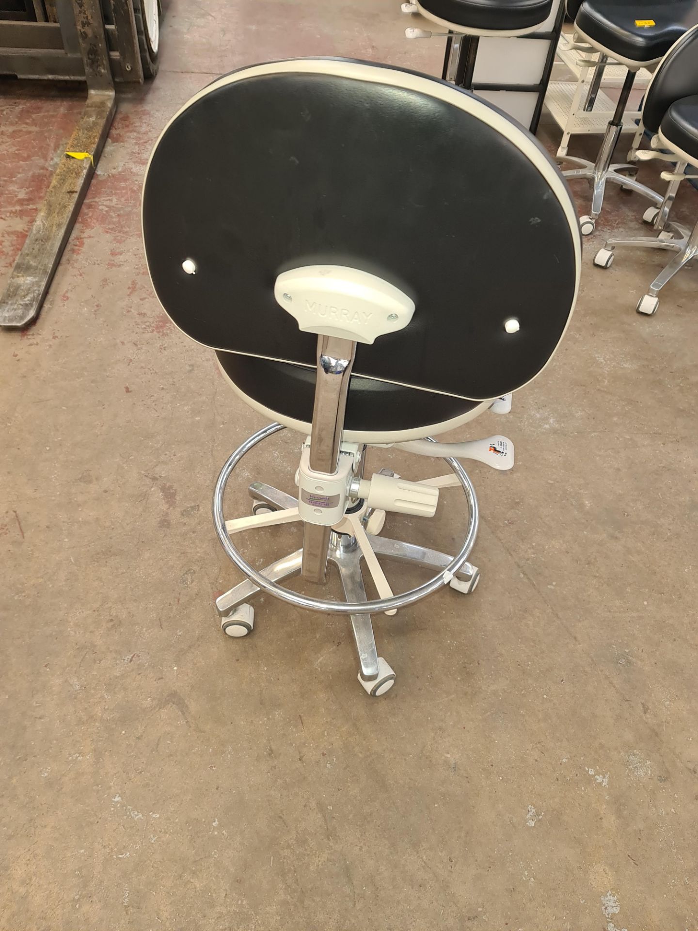 Murray multi-adjustable dental stool with circular footrest - Image 3 of 5