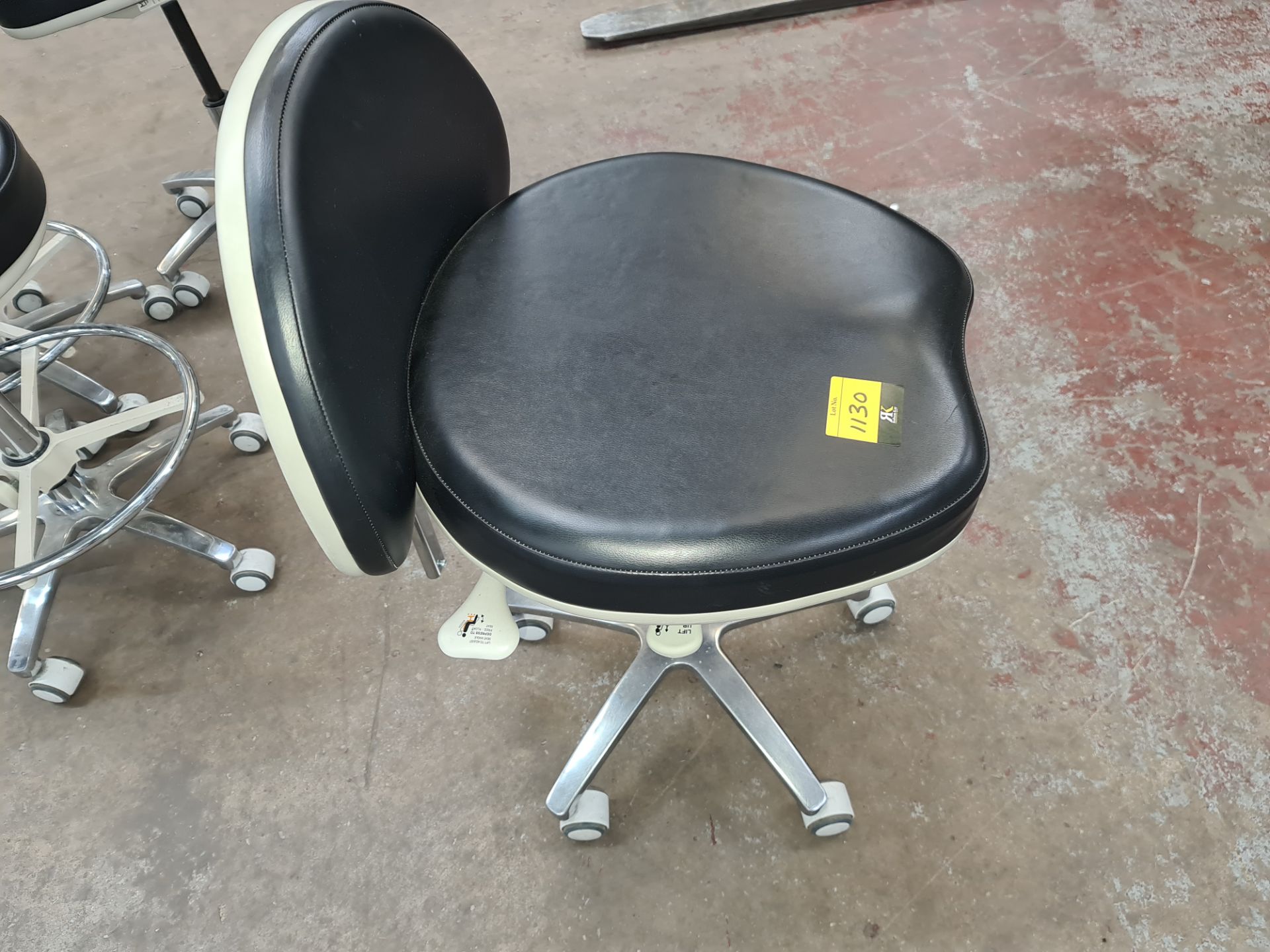 Murray multi-adjustable dental stool - Image 5 of 5