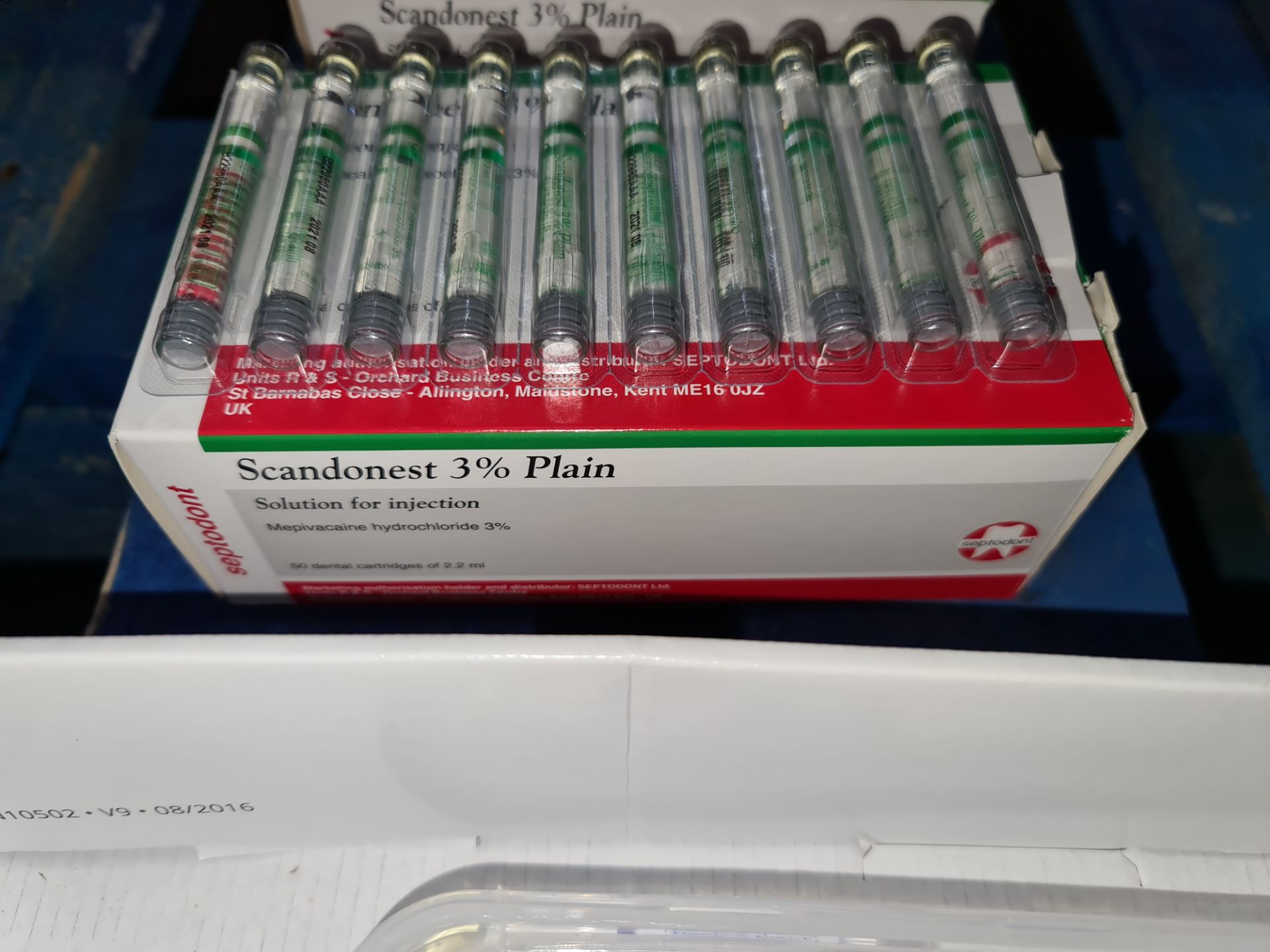 Triple row of dental related consumables & ancillaries including dental needles, single use syringes - Image 19 of 21