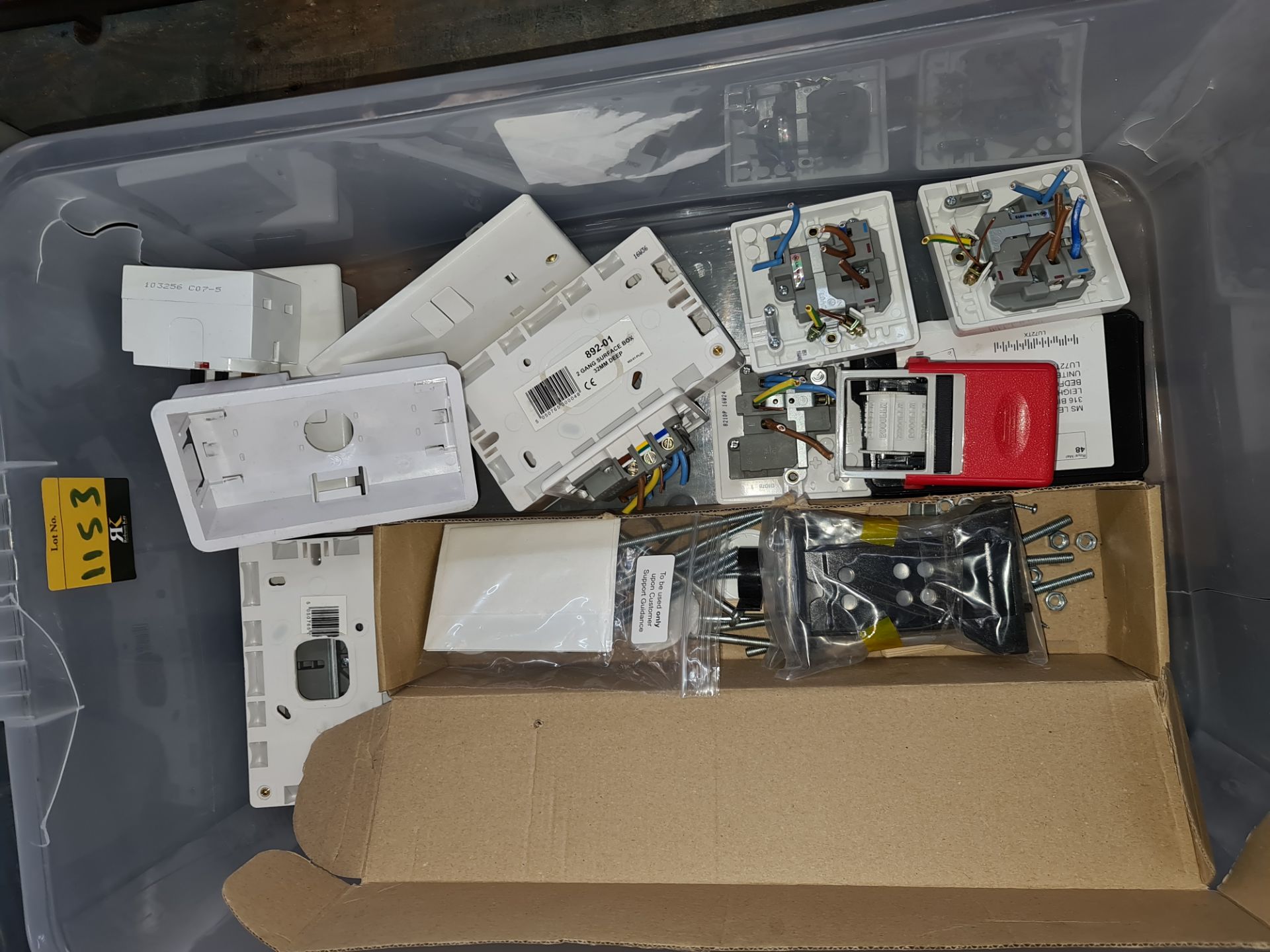 The contents of 4 crates of assorted miscellaneous items - Image 2 of 7