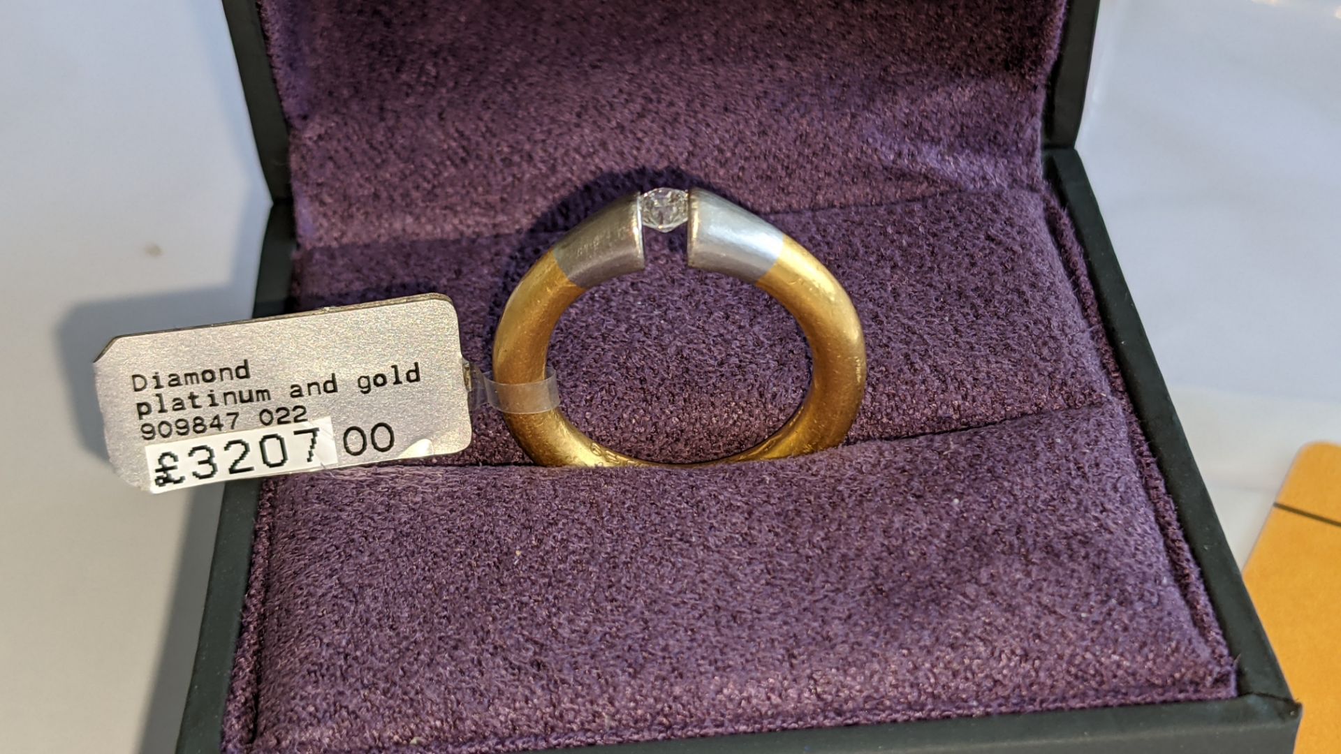 Platinum & yellow gold ring with 0.22ct central brilliant cut diamond. RRP £3,207 - Image 3 of 14