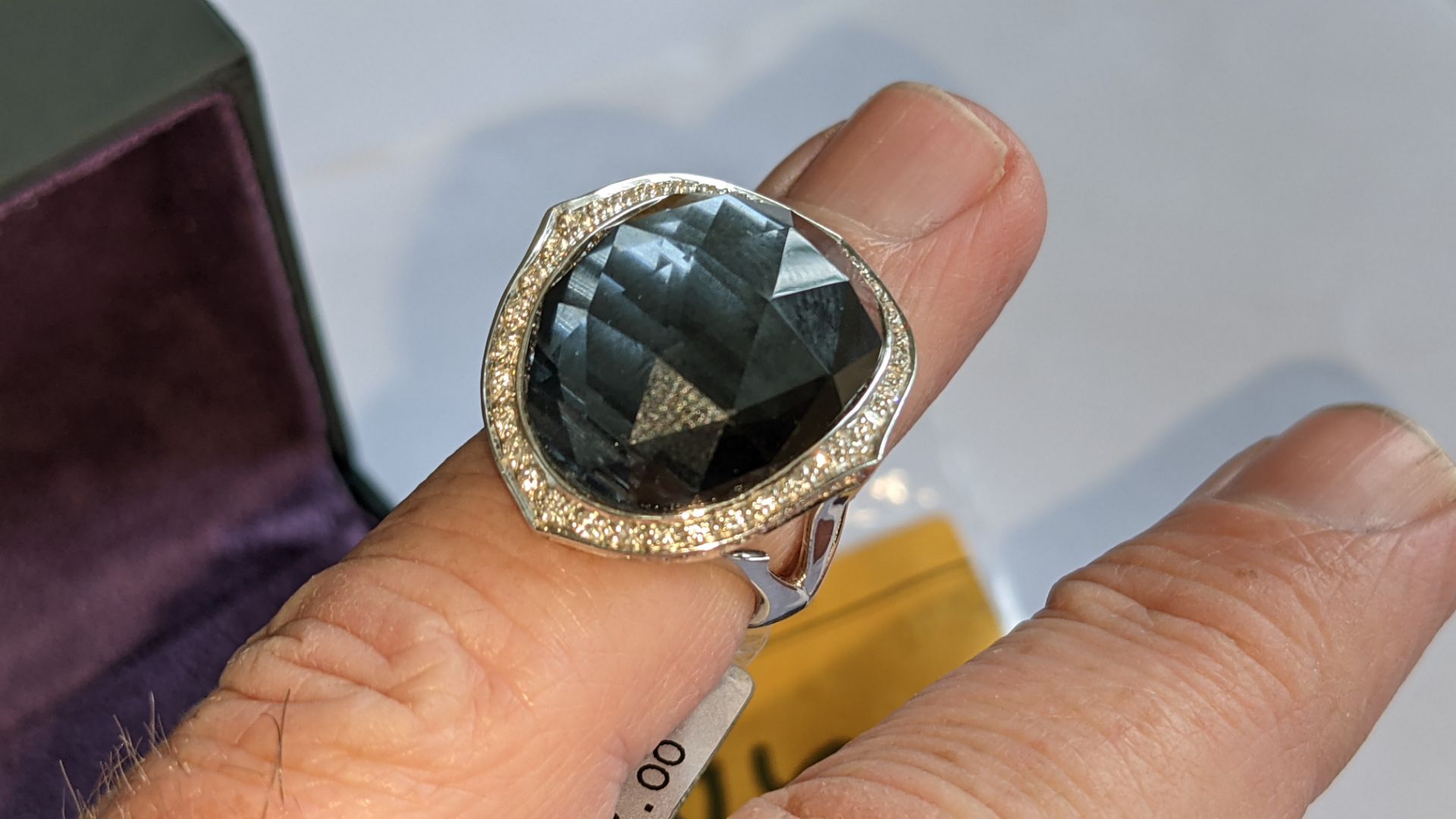 18ct white gold, diamond & crystal haze hematite ring. In addition to diamonds surrounding the large - Image 21 of 23