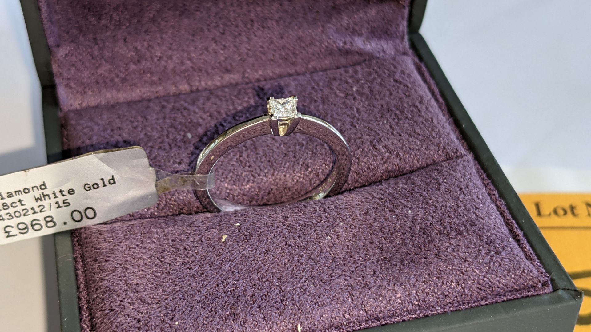 18ct white gold ring with 0.15ct G/Si central diamond. RRP £968 - Image 2 of 18