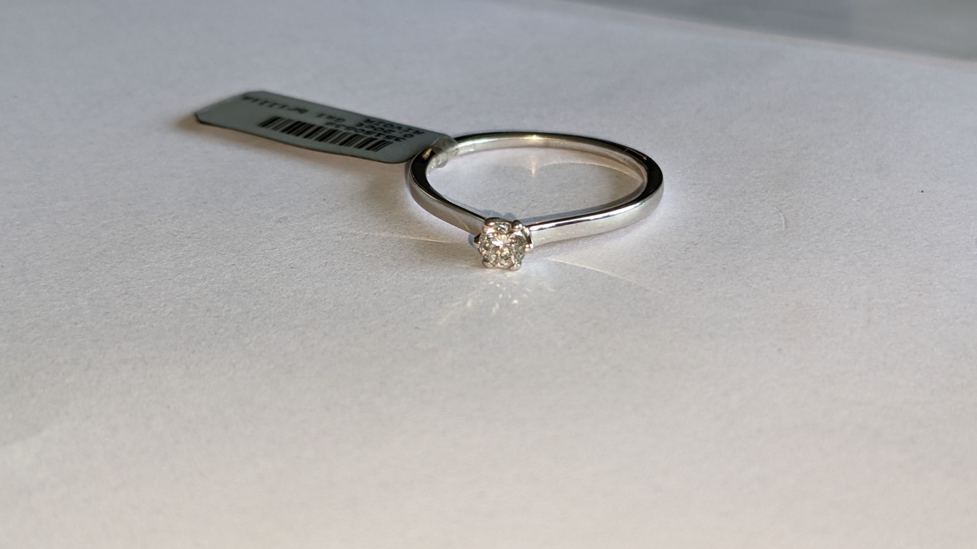 18ct white gold & diamond ring with 0.20ct G/Si brilliant cut diamond RRP £1,152 - Image 7 of 17