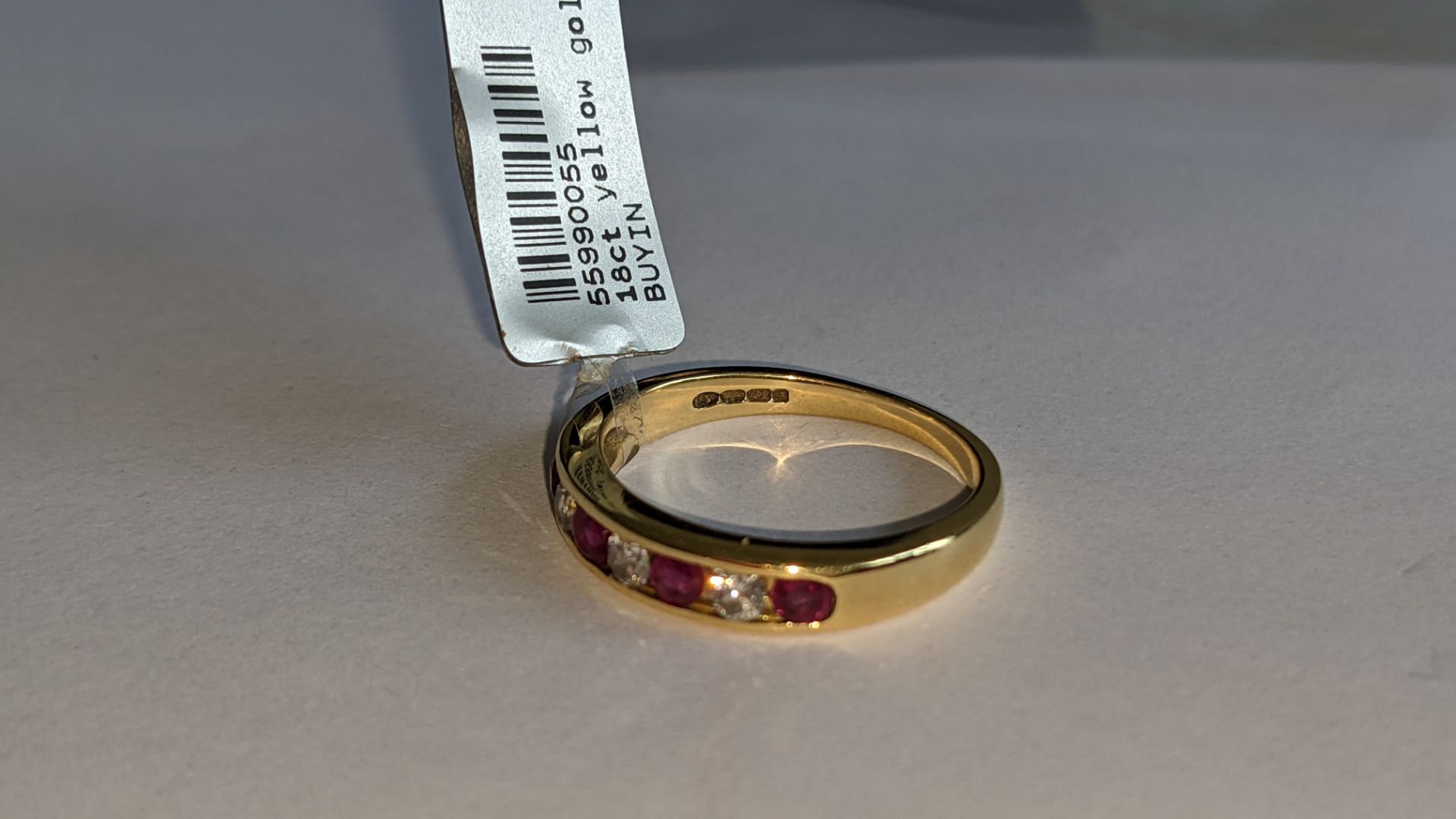 18ct yellow gold ring with rubies & what are assumed to be diamonds. RRP £575 - Image 8 of 14