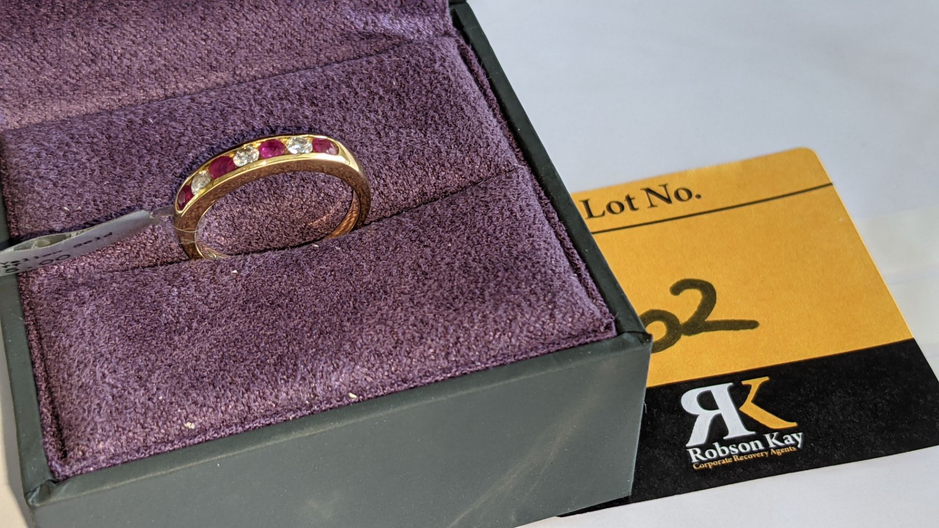 18ct yellow gold ring with rubies & what are assumed to be diamonds. RRP £575 - Image 14 of 14