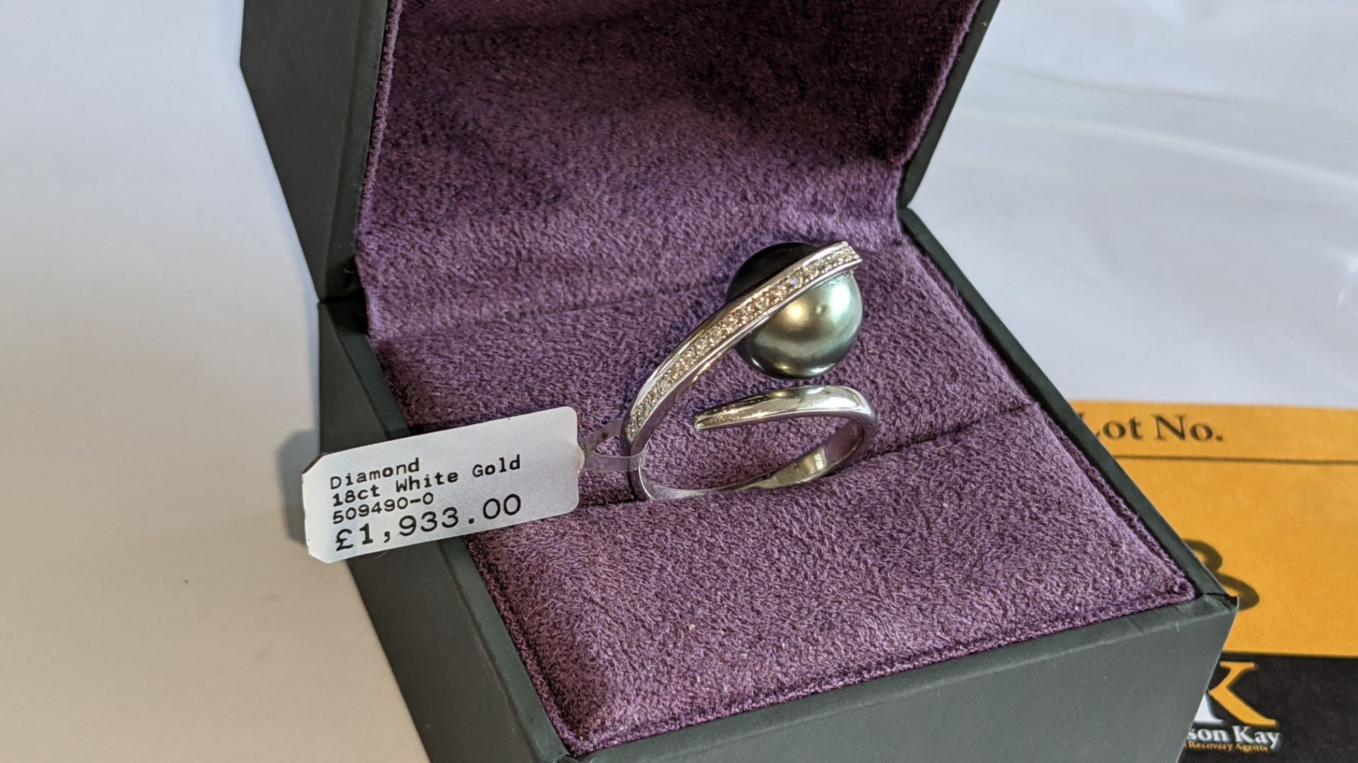 18ct white gold diamond & Tahitian pearl ring with 0.069ct of diamonds. RRP £1,933 - Image 4 of 17