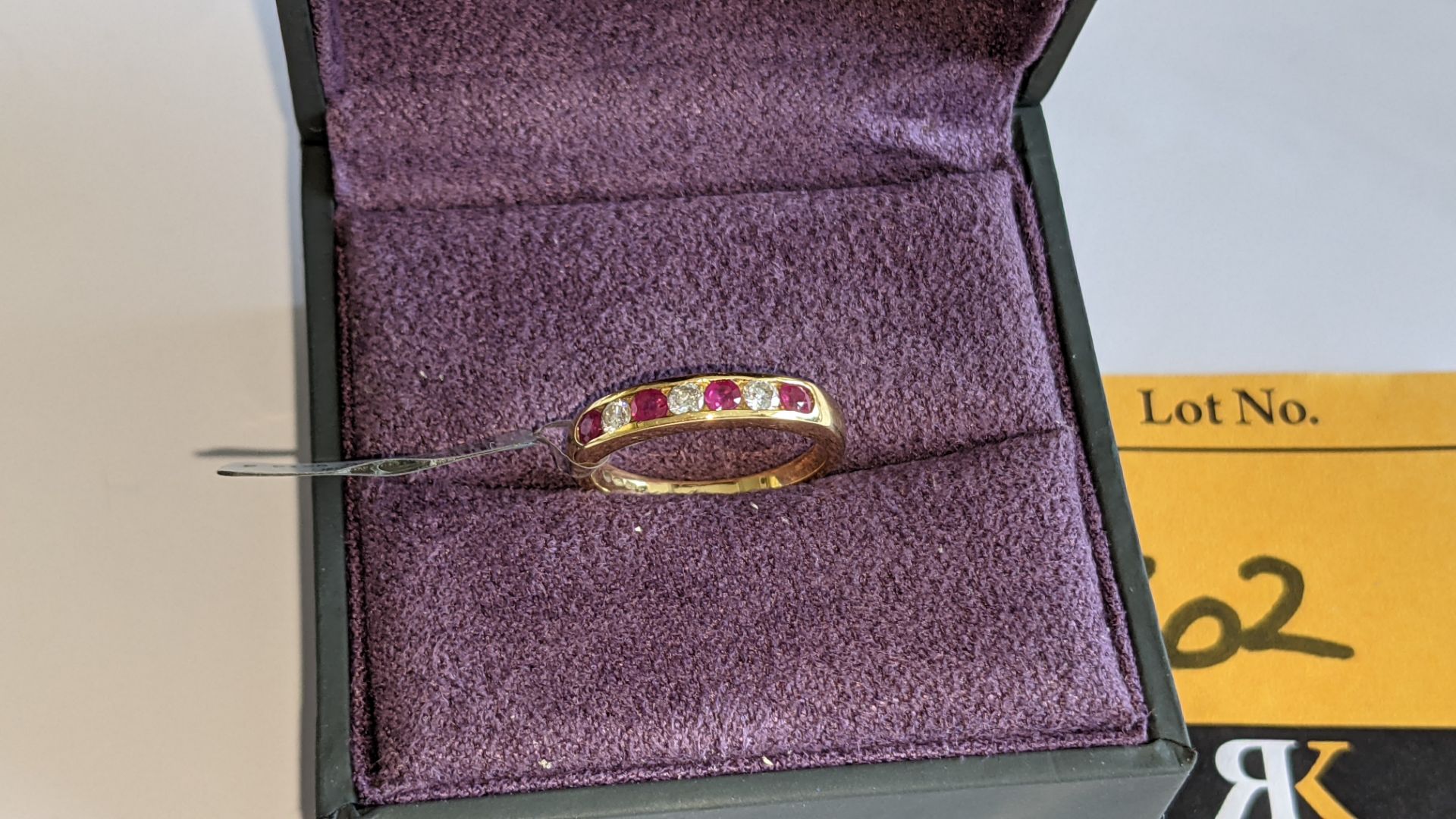 18ct yellow gold ring with rubies & what are assumed to be diamonds. RRP £575 - Image 4 of 14