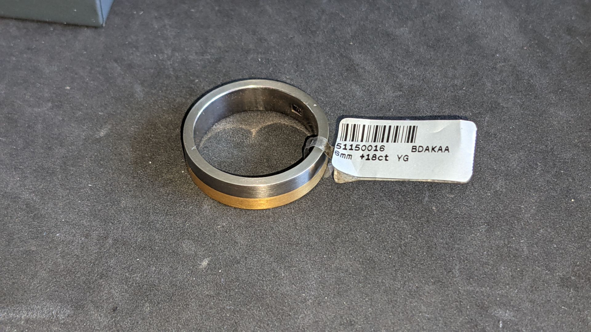 Titanium & 18ct yellow gold 6mm ring RRP £988 - Image 10 of 15