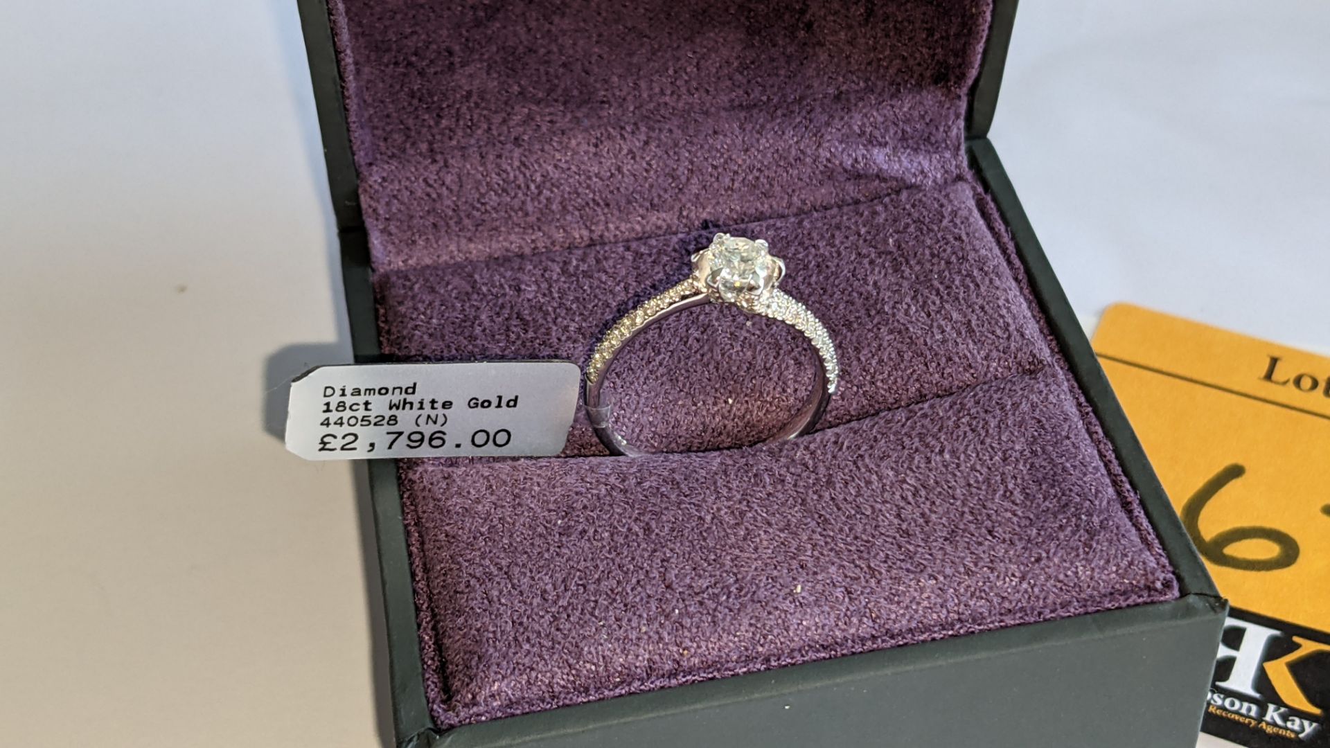 18ct white gold ring with central diamond weighing 0.40ct & diamonds on both shoulders weighing a to - Image 2 of 16