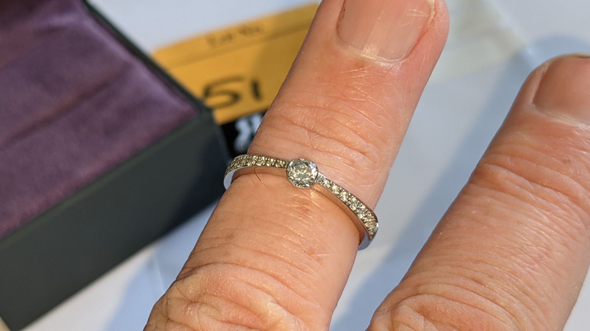 Platinum 950 & diamond ring with central 0.45ct G/Si brilliant diamonds comprising central stone plu - Image 15 of 16