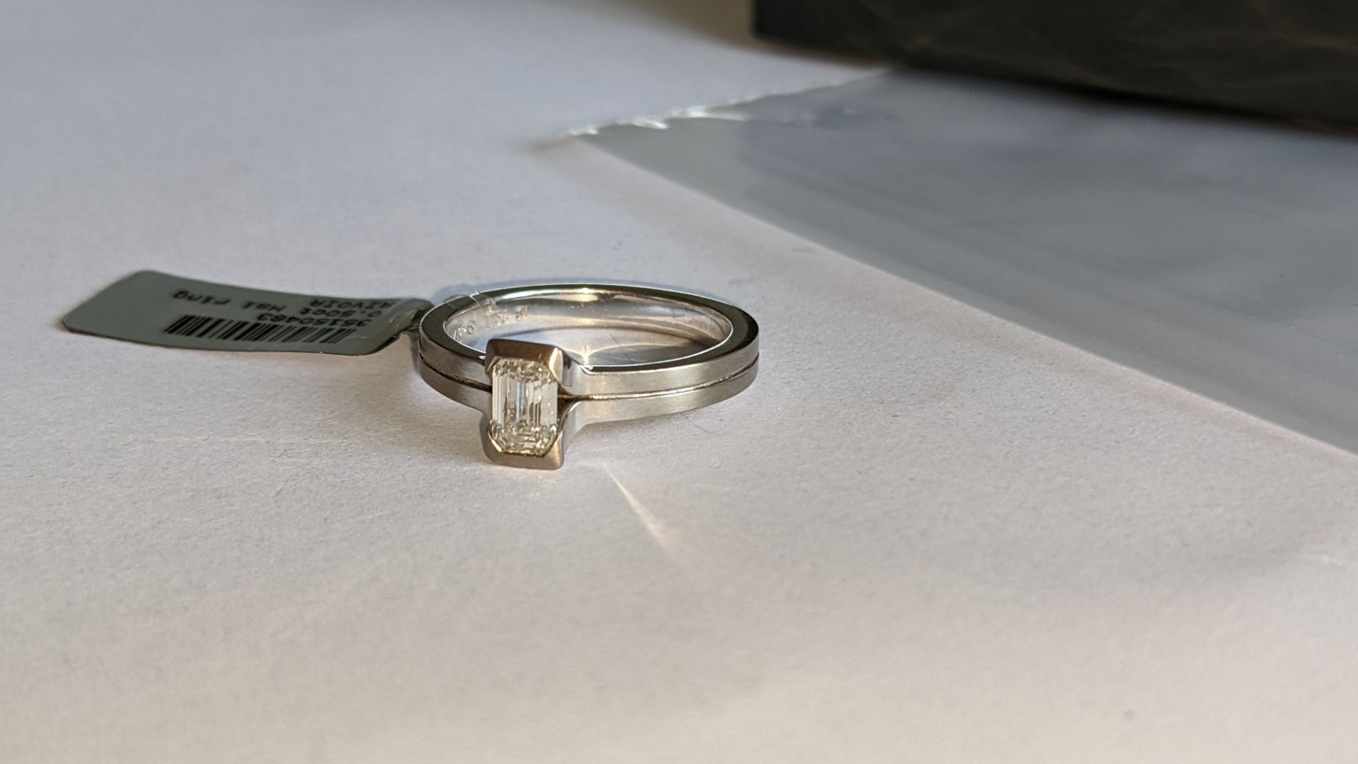 18ct white gold & diamond ring with 0.50ct H/Si diamond RRP £3,334 - Image 8 of 16