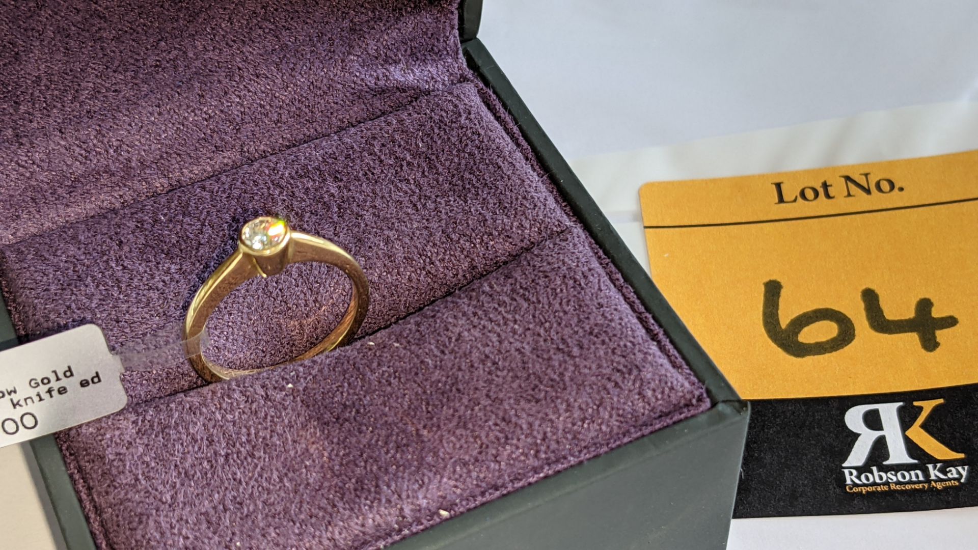 18ct yellow gold ring with 0.2ct diamond. RRP £995 - Image 12 of 15