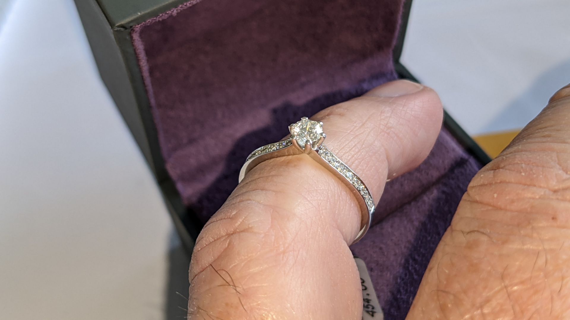 18ct white gold ring with 0.50ct G/Si diamond RRP £2,454 - Image 11 of 14
