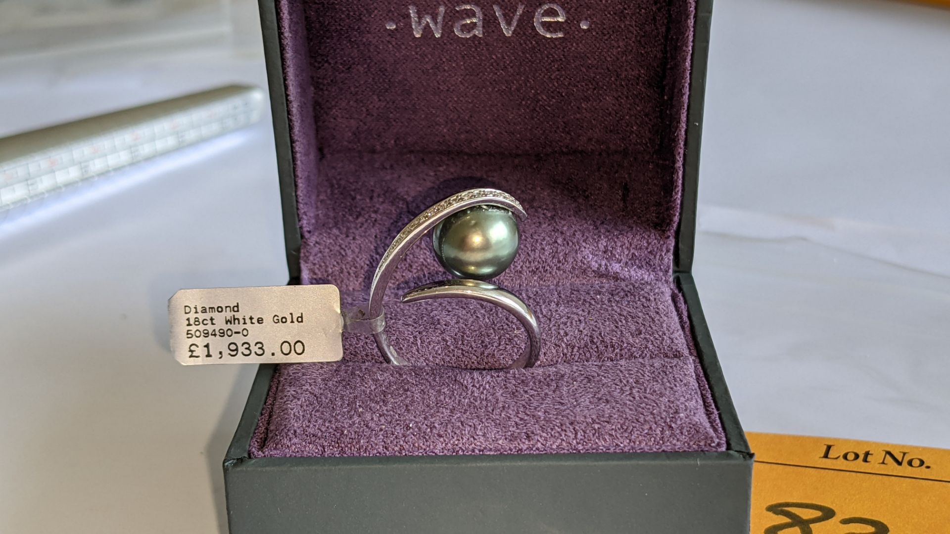 18ct white gold diamond & Tahitian pearl ring with 0.069ct of diamonds. RRP £1,933 - Image 6 of 17