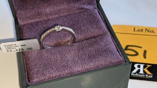 Platinum 950 & diamond ring with central 0.45ct G/Si brilliant diamonds comprising central stone plu