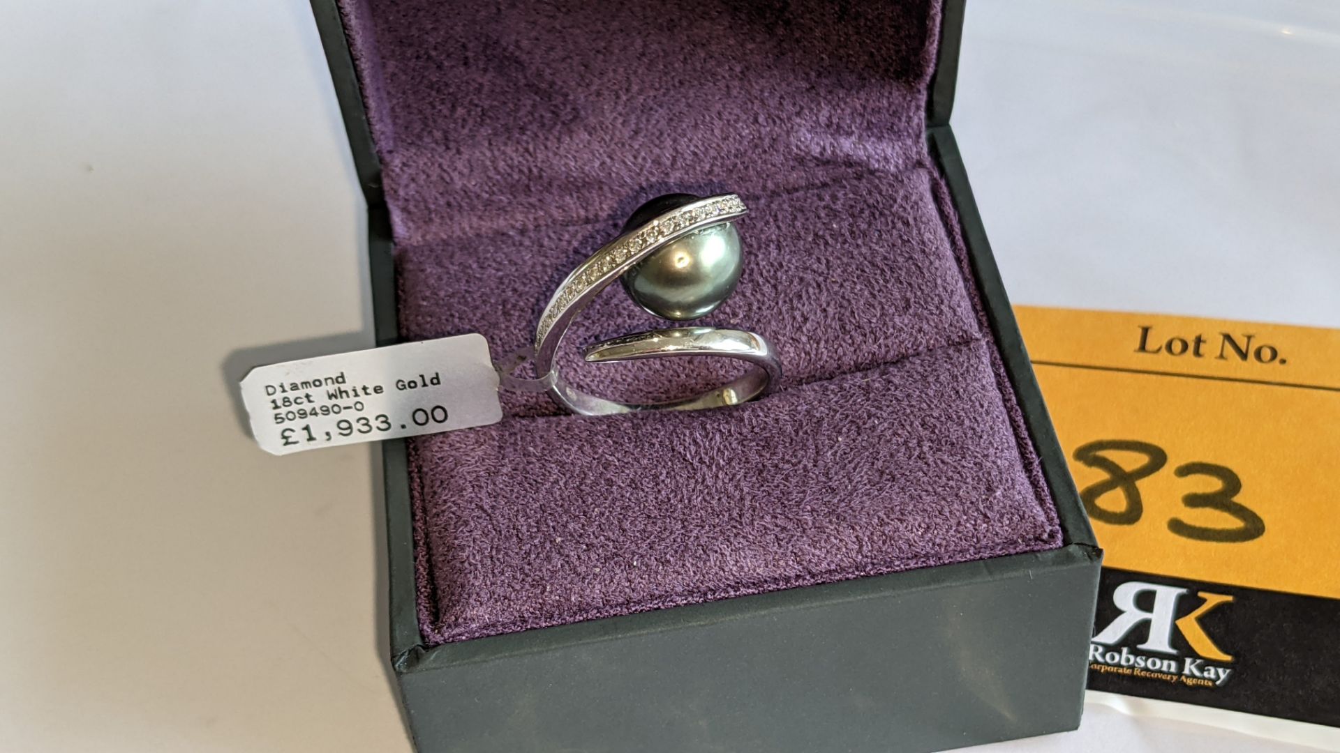 18ct white gold diamond & Tahitian pearl ring with 0.069ct of diamonds. RRP £1,933 - Image 2 of 17