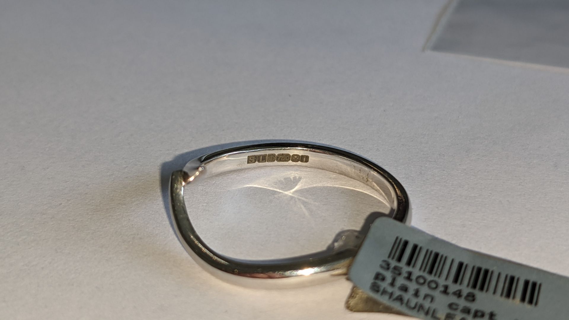 18ct white gold ring. RRP £1,000 - Image 11 of 14