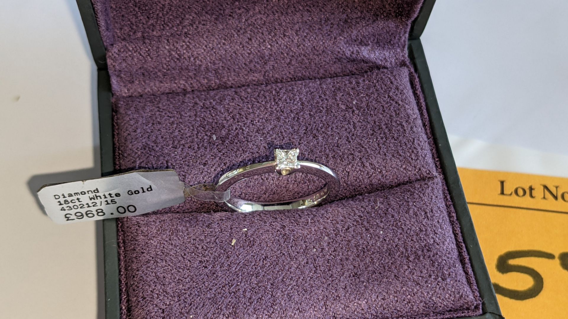 18ct white gold ring with 0.15ct G/Si central diamond. RRP £968 - Image 5 of 18
