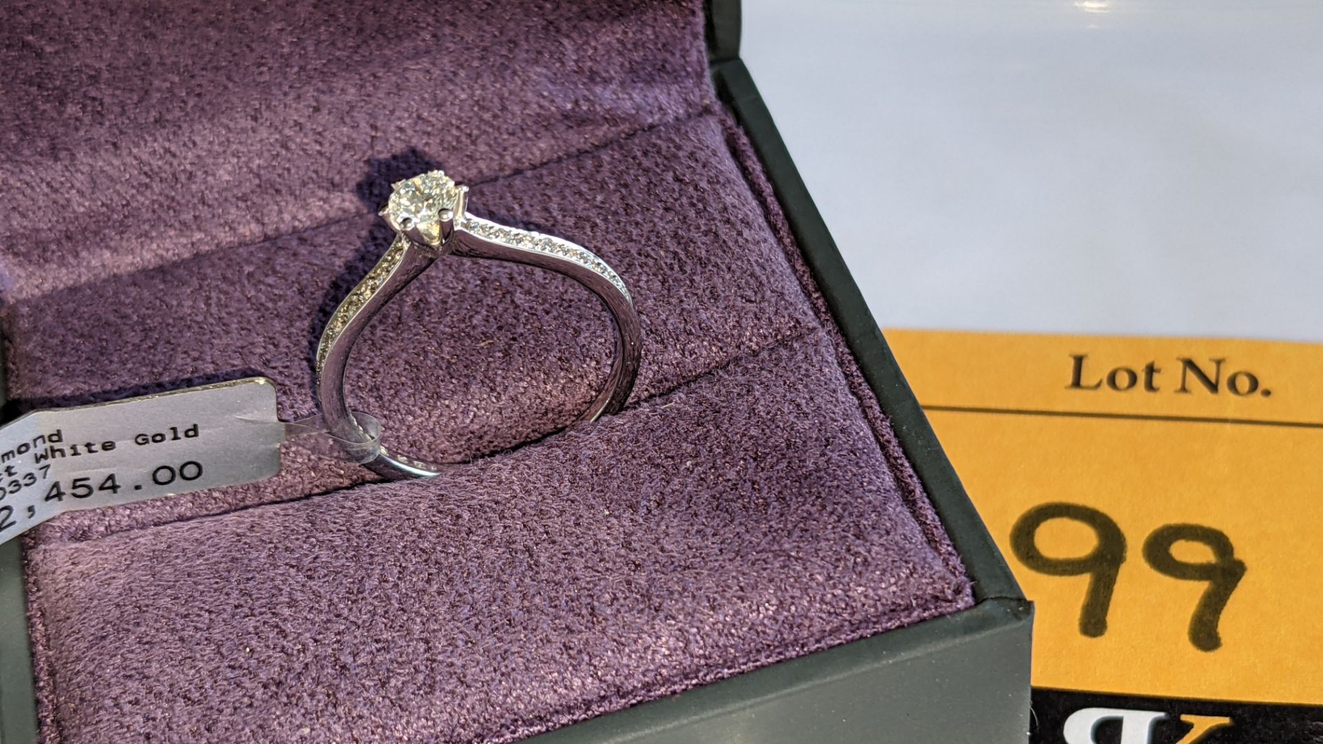 18ct white gold ring with 0.50ct G/Si diamond RRP £2,454