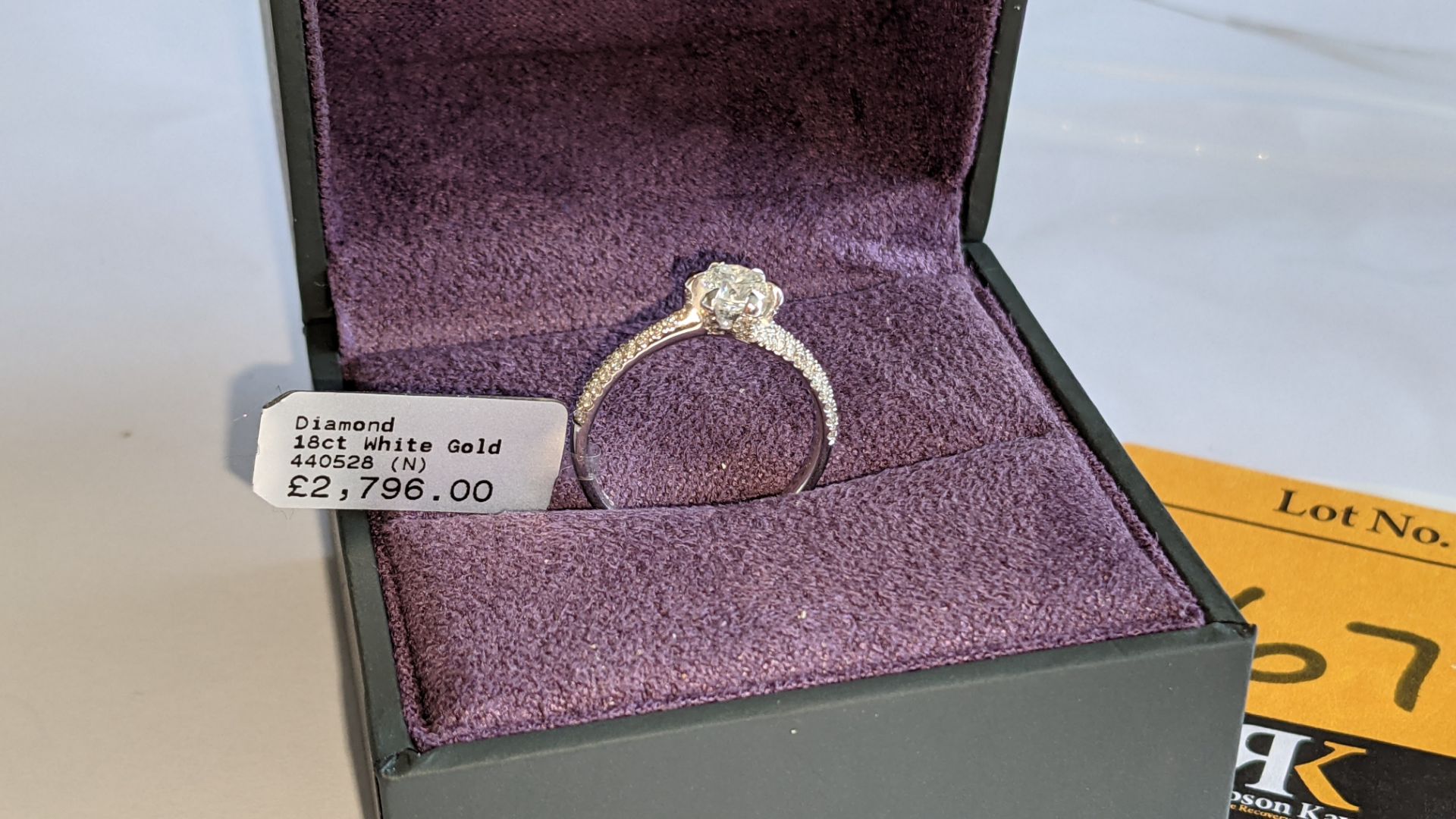 18ct white gold ring with central diamond weighing 0.40ct & diamonds on both shoulders weighing a to - Image 4 of 16