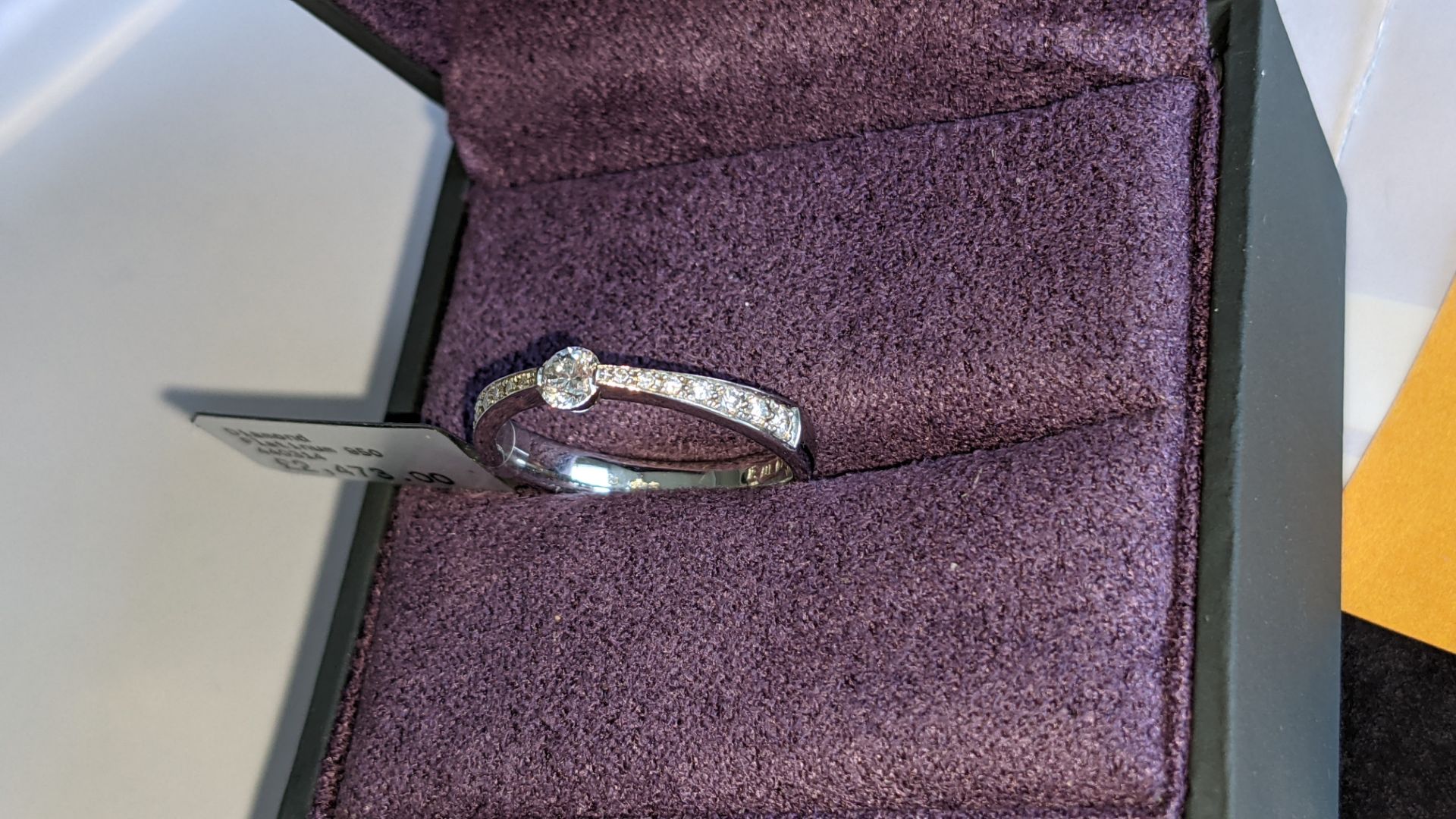 Platinum 950 & diamond ring with central 0.45ct G/Si brilliant diamonds comprising central stone plu - Image 6 of 16