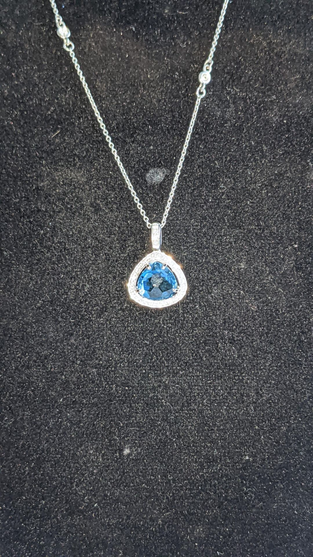 18ct white gold, topaz & diamond pendant with 0.21ct of diamonds. RRP £1,496. This lot includes a wh - Image 5 of 12