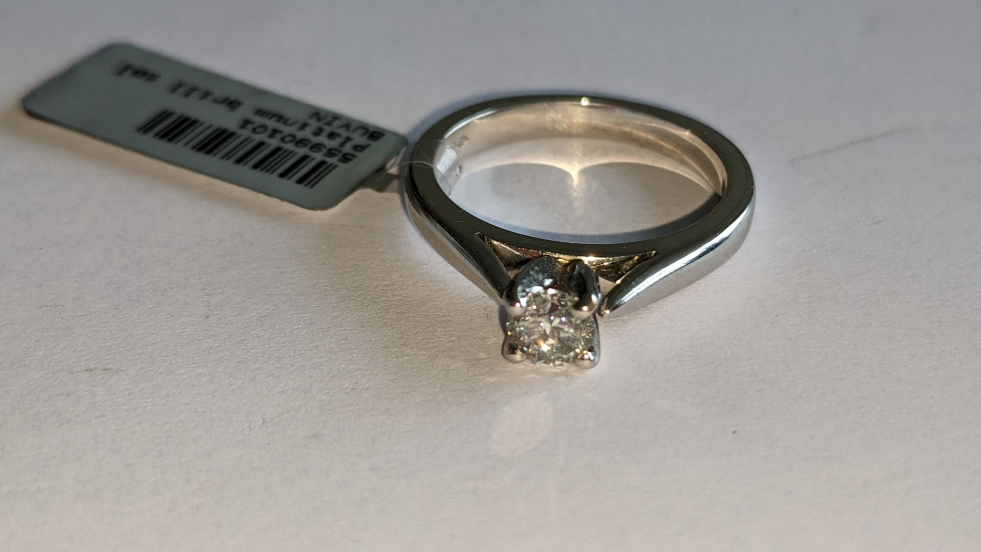 Platinum 950 ring with central brilliant cut diamond. RRP £1,495 - Image 6 of 17