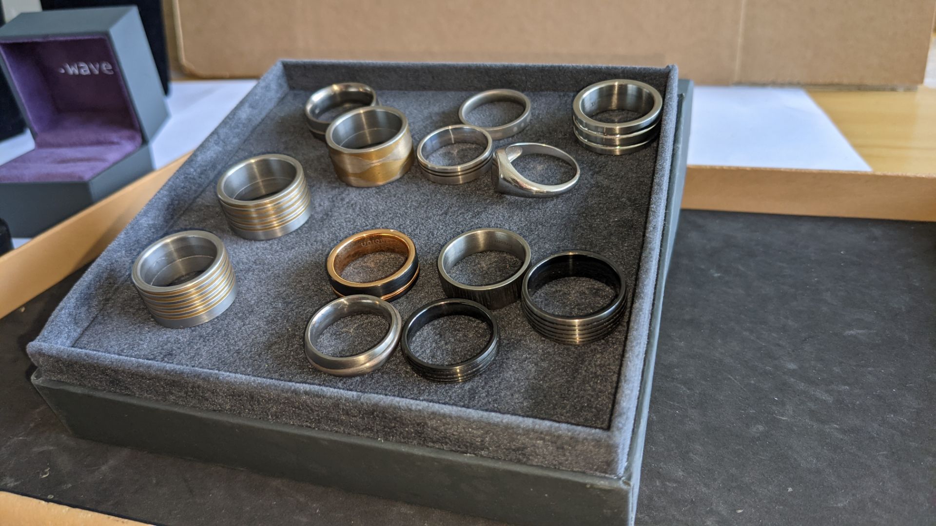 13 assorted men's rings. Understood to be made of a variety of materials including silver, stainless - Image 8 of 8
