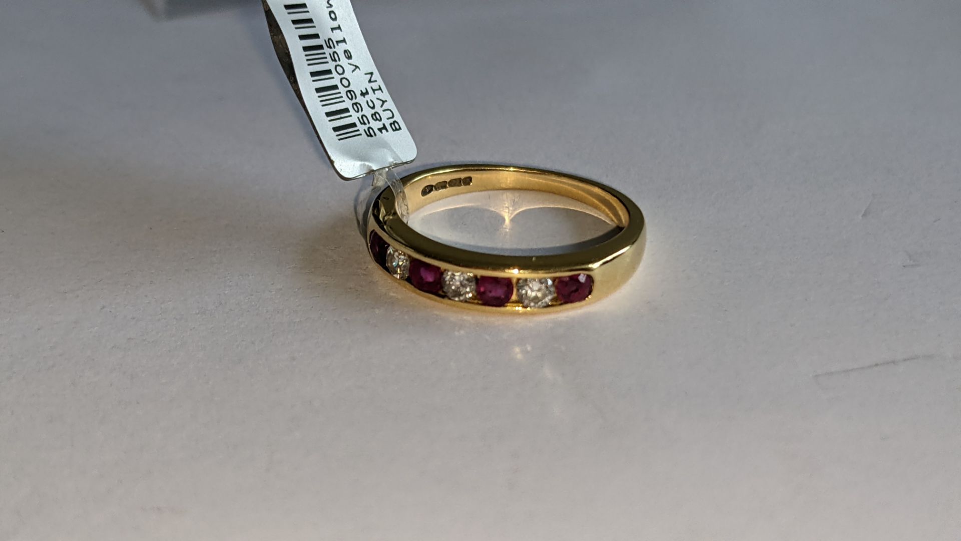 18ct yellow gold ring with rubies & what are assumed to be diamonds. RRP £575 - Image 7 of 14