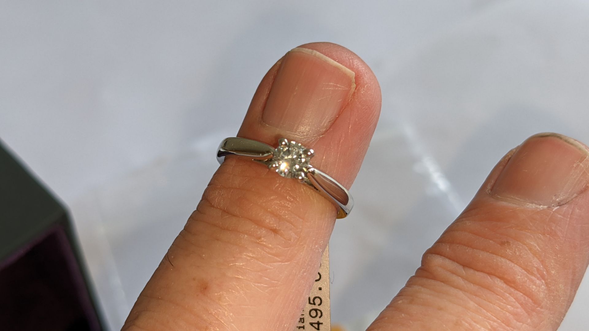 Platinum 950 ring with central brilliant cut diamond. RRP £1,495 - Image 13 of 17