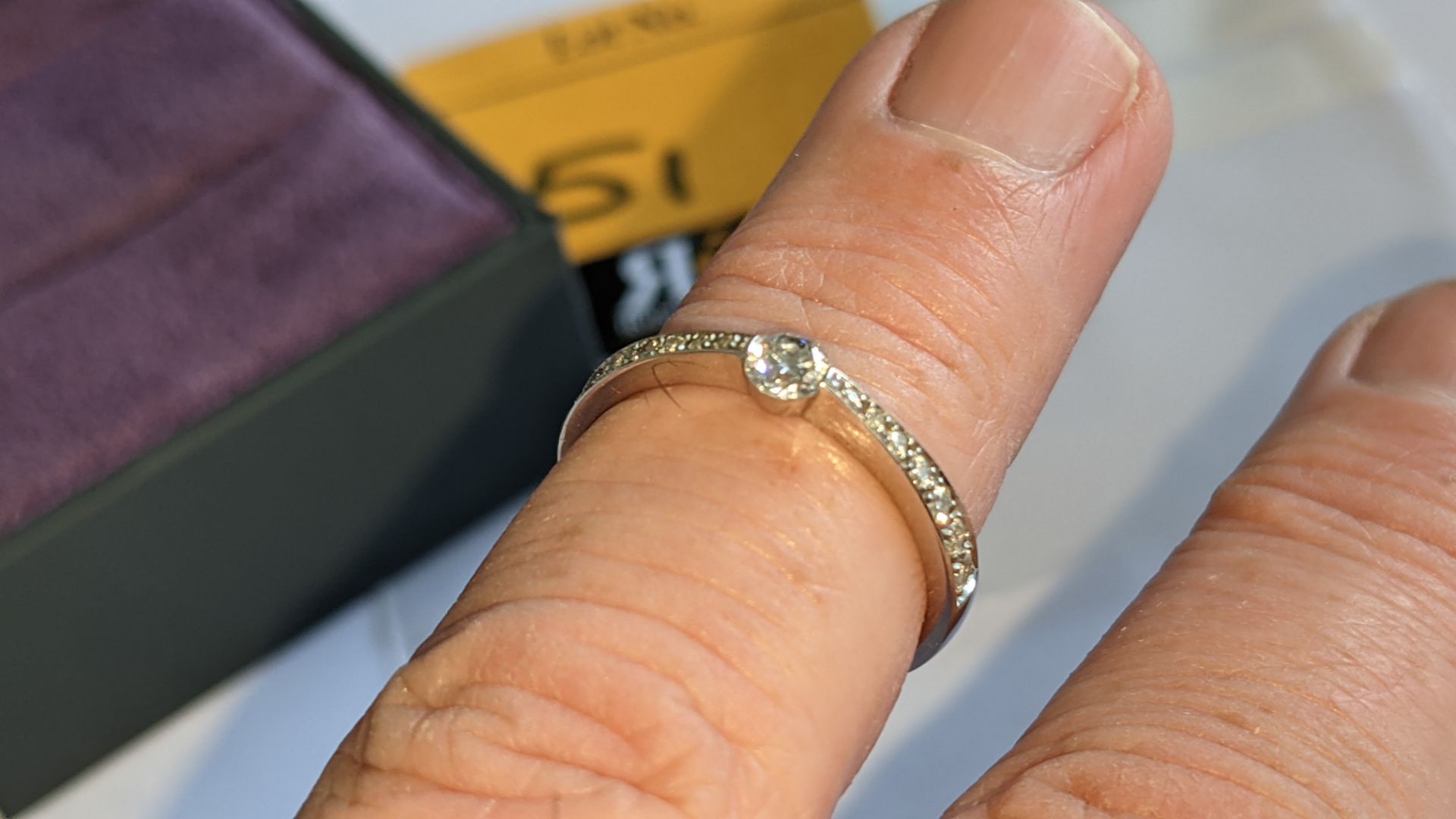 Platinum 950 & diamond ring with central 0.45ct G/Si brilliant diamonds comprising central stone plu - Image 14 of 16