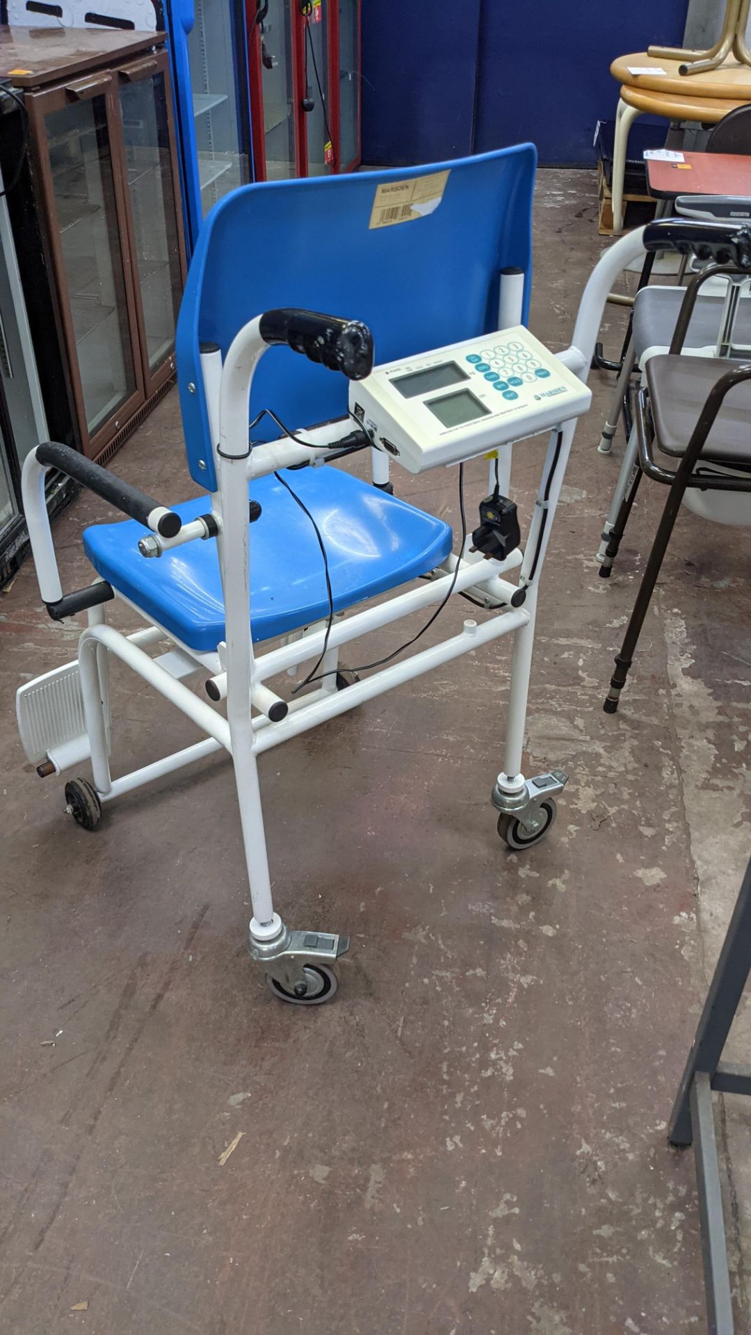 Mobile chair with built-in Marsden digital scales - Image 7 of 9