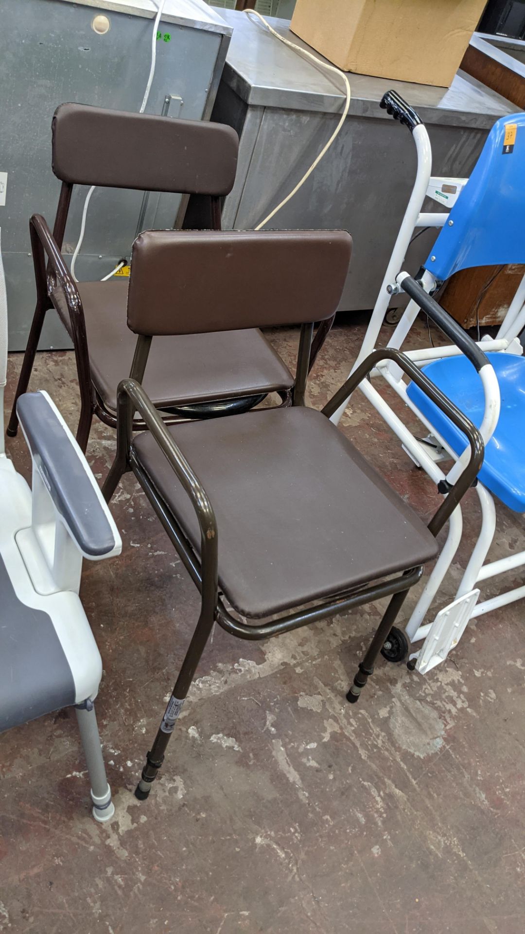 Miscellaneous furniture comprising 4 assorted commode chairs, waterproof chairs & similar plus 2 off - Image 6 of 9