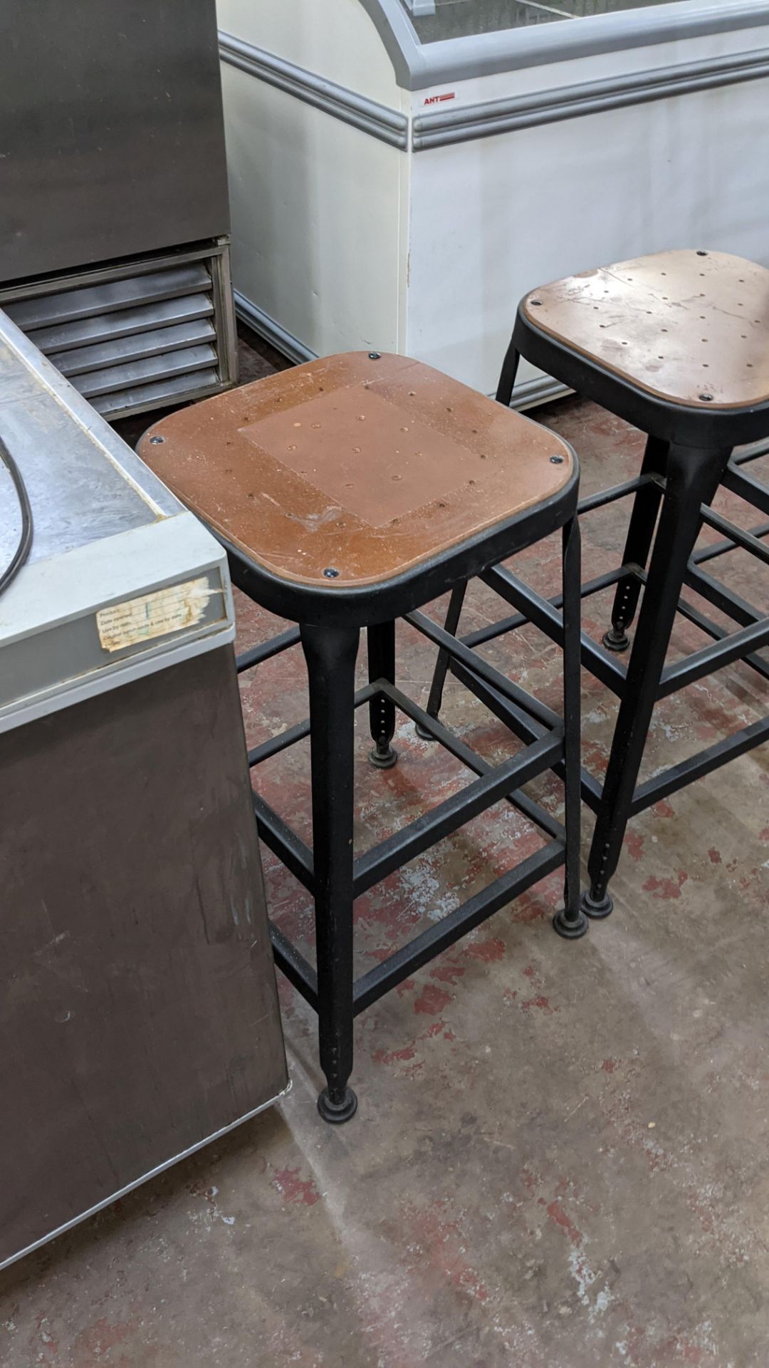 10 off metal barstools - Image 2 of 5