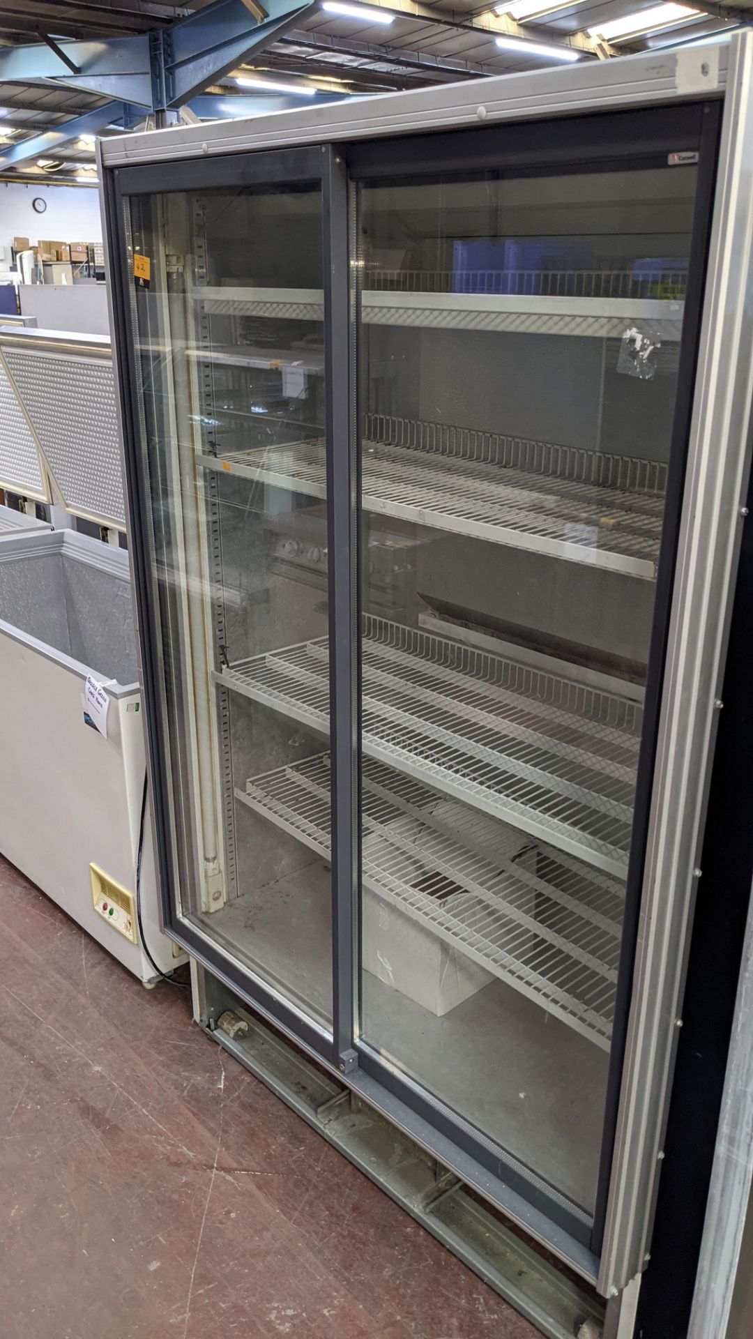 Caravell upright display fridge with twin clear sliding doors - Image 4 of 9