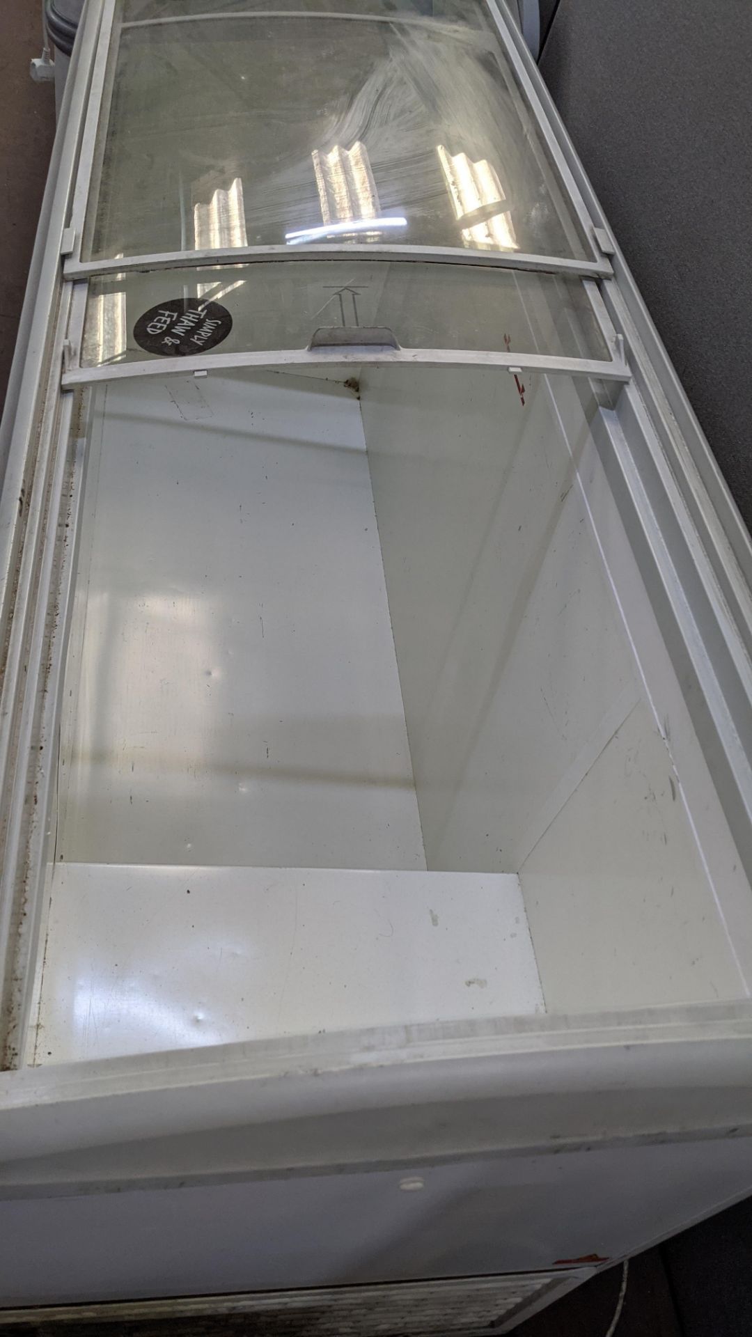 Clear topped chest freezer on wheels measuring approx. 1550mm x 660mm - Image 6 of 7