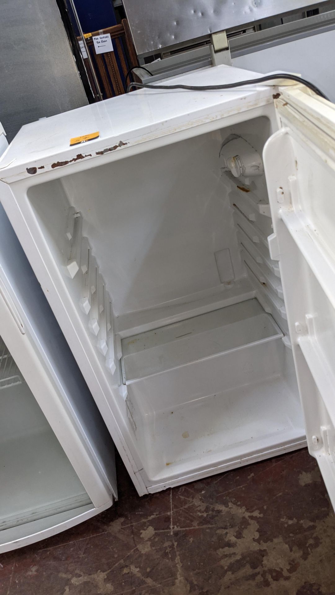 Counter height fridge - Image 4 of 5