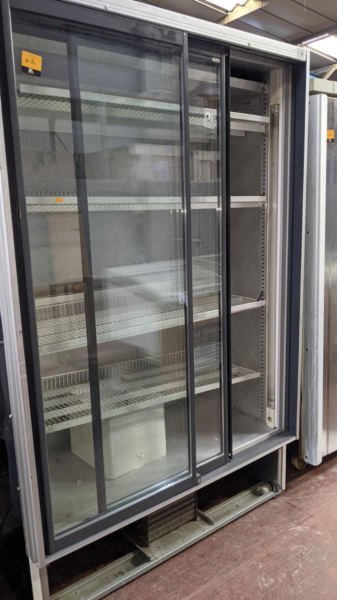 Caravell upright display fridge with twin clear sliding doors - Image 9 of 9