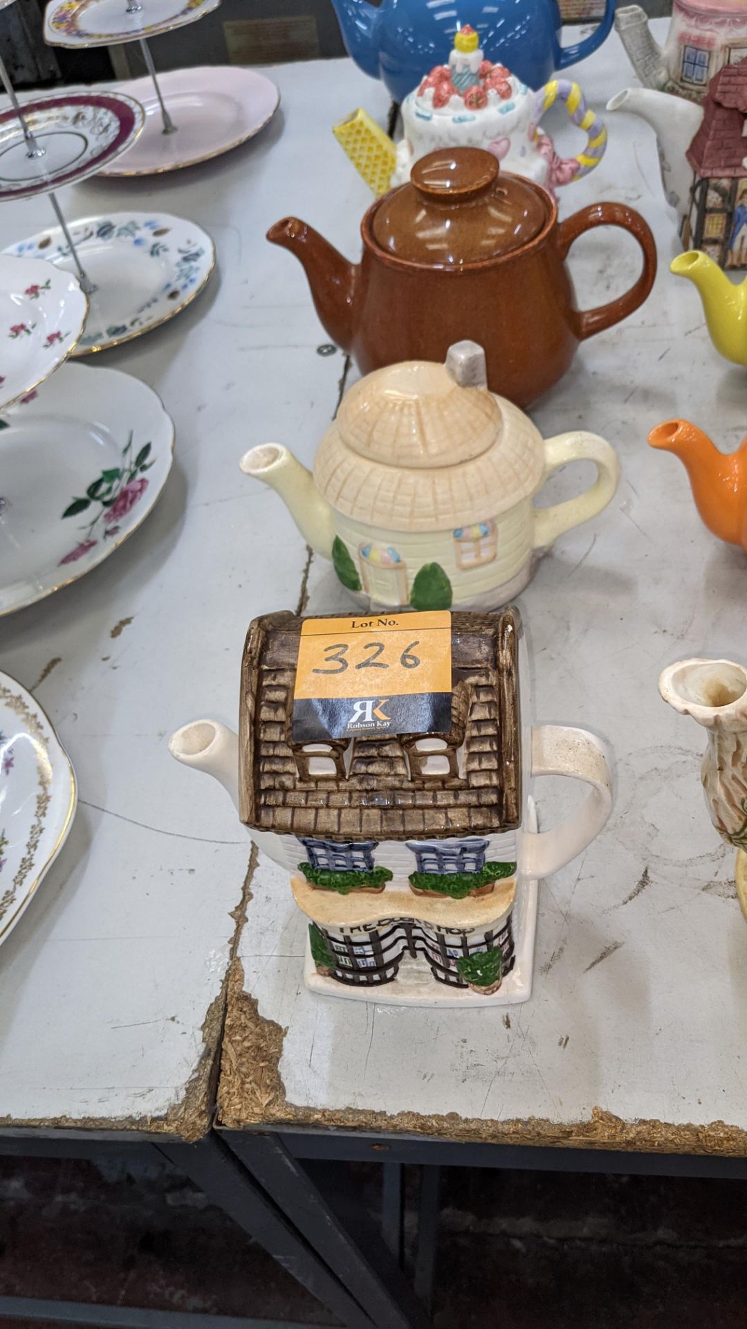 10 assorted novelty teapots - Image 5 of 6