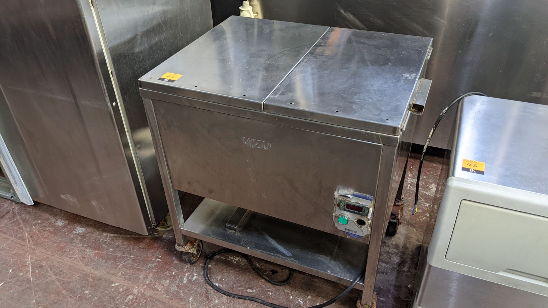 Vizu stainless steel breading table (chicken) - tray missing - Image 2 of 9