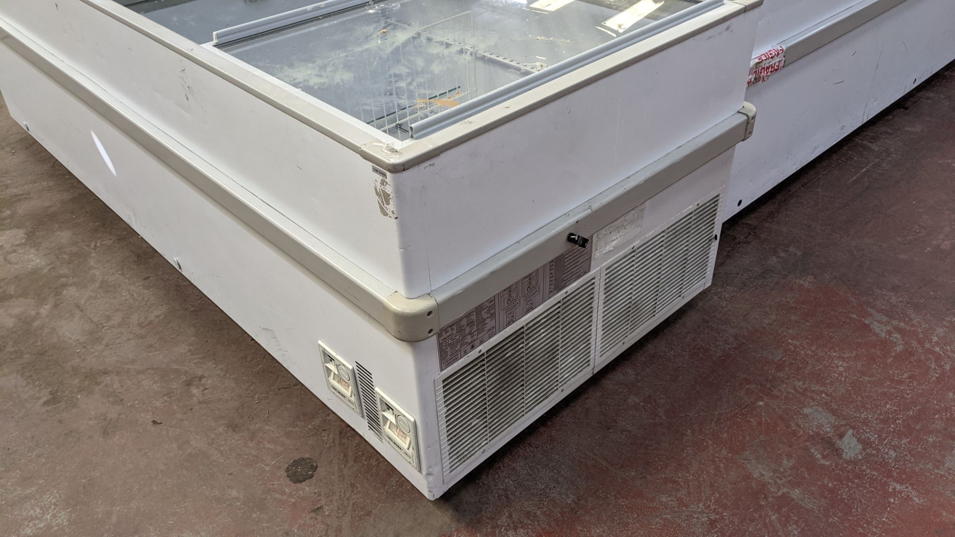 Very large chest freezer with 4 section clear top. Overall dimensions circa 2455mm x 910mm - Image 5 of 7